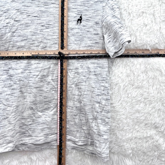 SHEIN Embroidered Elk Grey Shirt Size Small - Picture 5 of 6